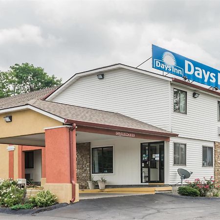 Days Inn By Wyndham Bloomington Exterior foto